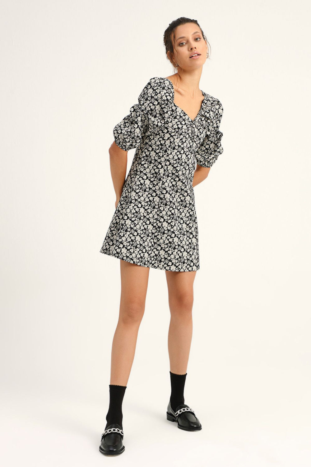 Floral Balloon Sleeve V-Neck Dress Black