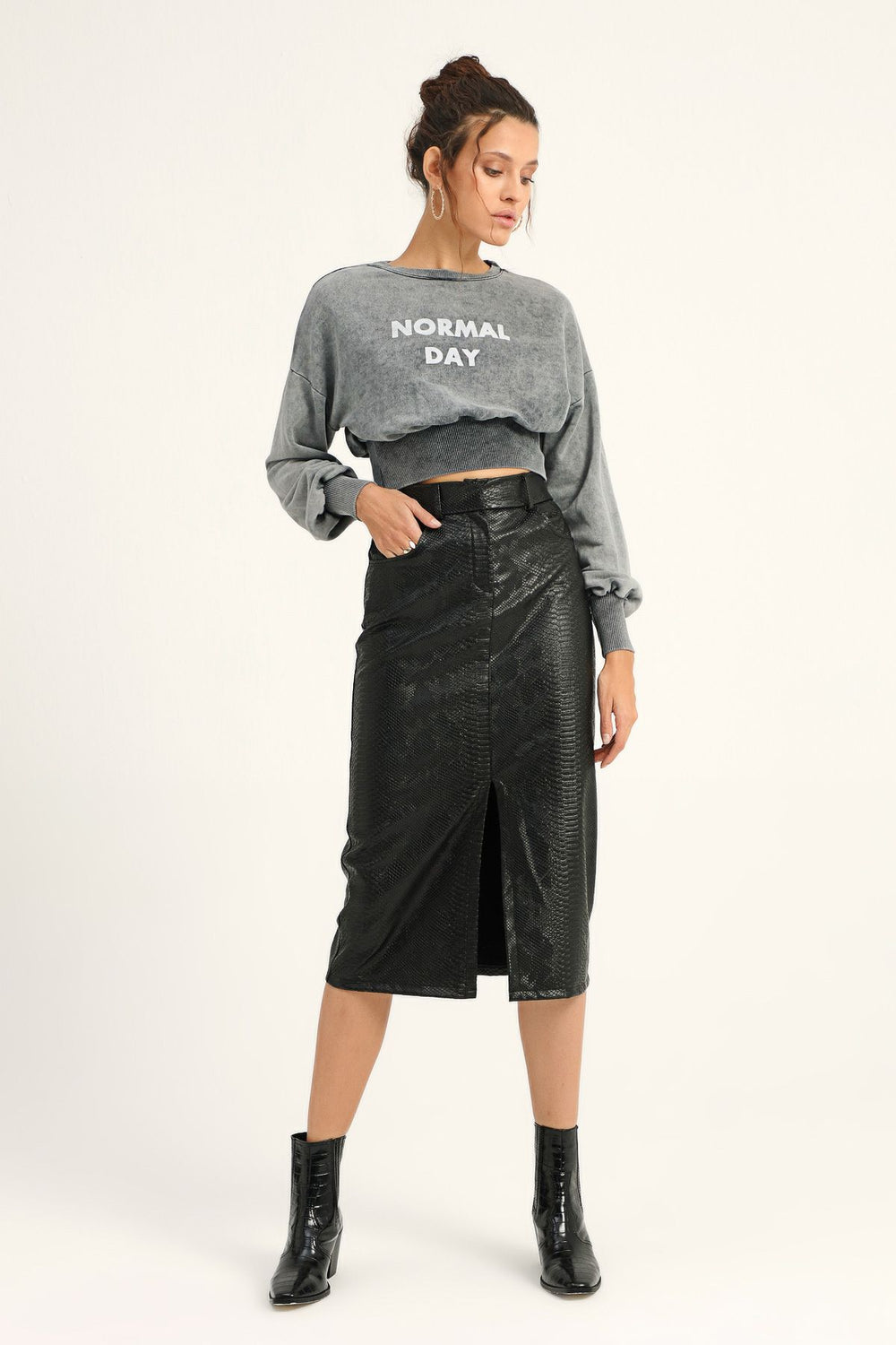 Slit Leather Skirt Black