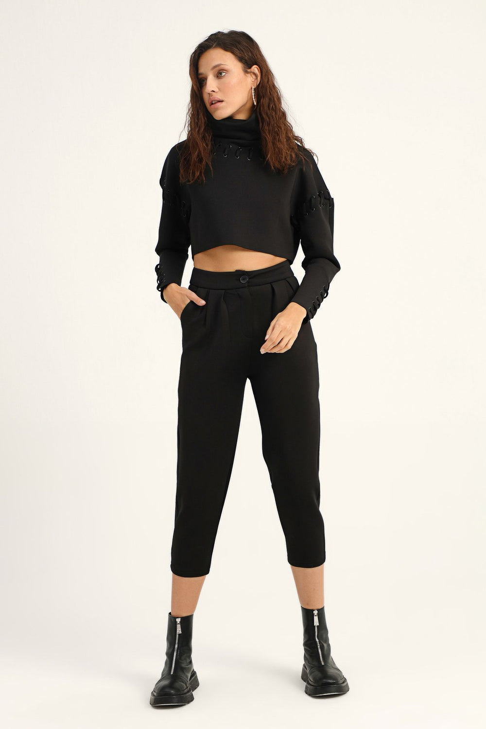 Diving Fabric Pleated Trousers Black