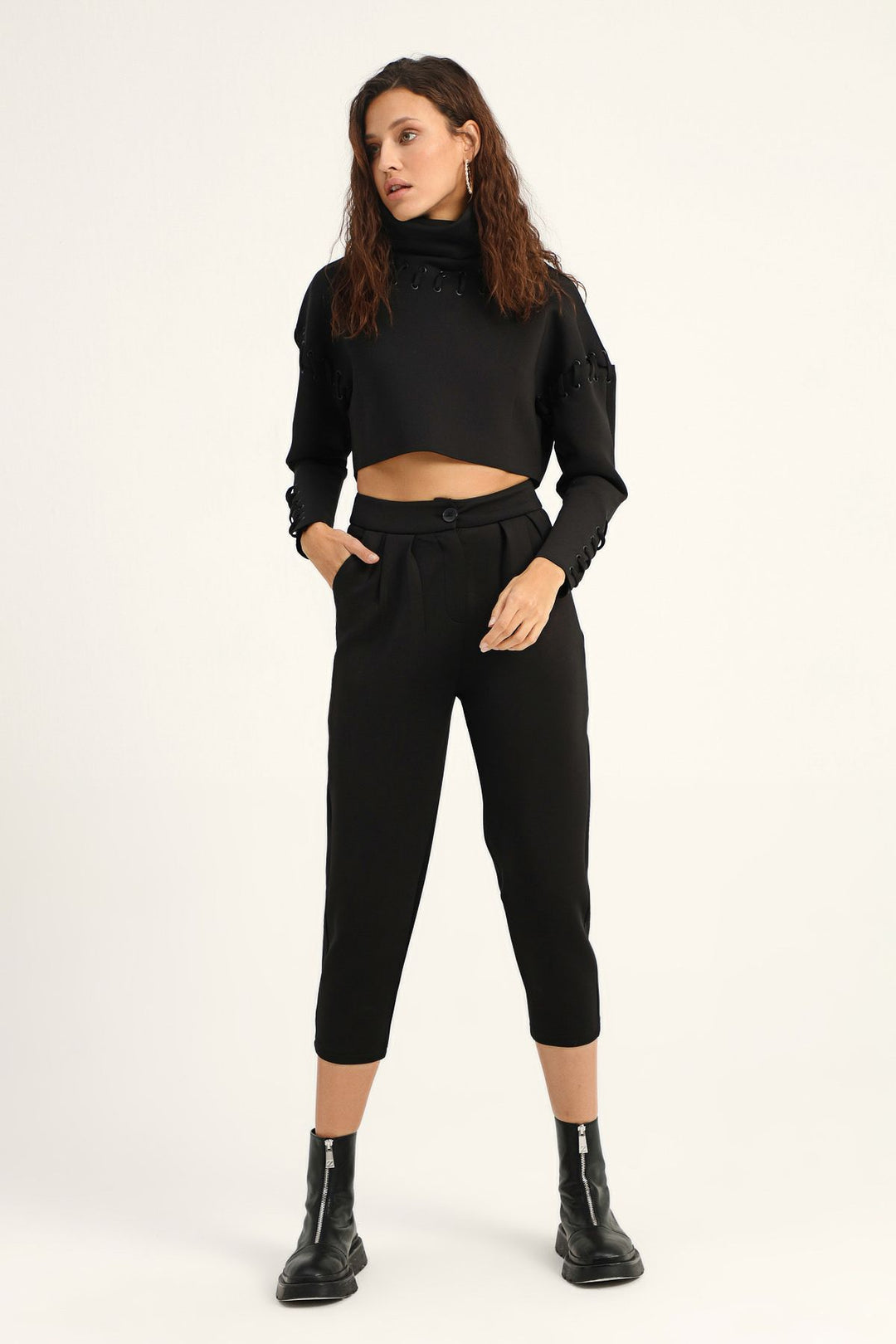 Diving Fabric Pleated Trousers Black
