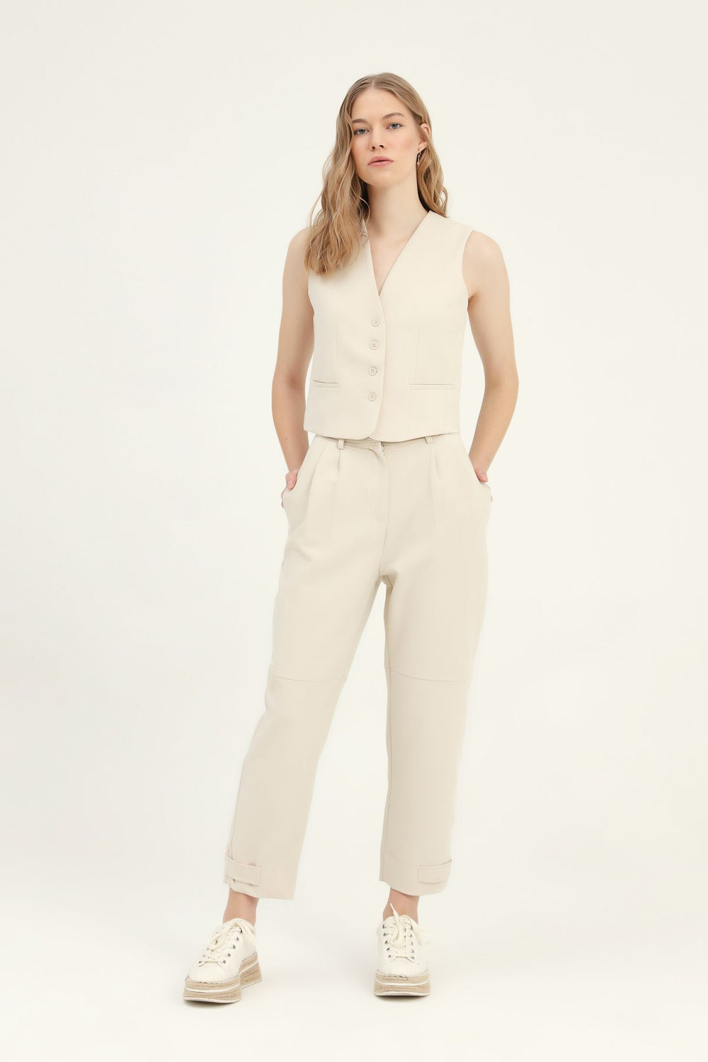 Cep Detaylı Düğmeli Yelek Taş