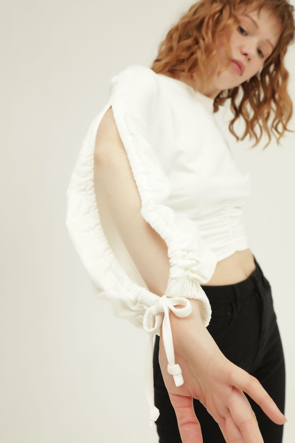 Sleeve Slit Gipeli Sweatshirt White