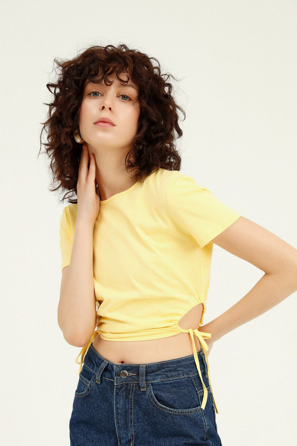 Yanları Büzgülü Dekolteli Tişört Sarı