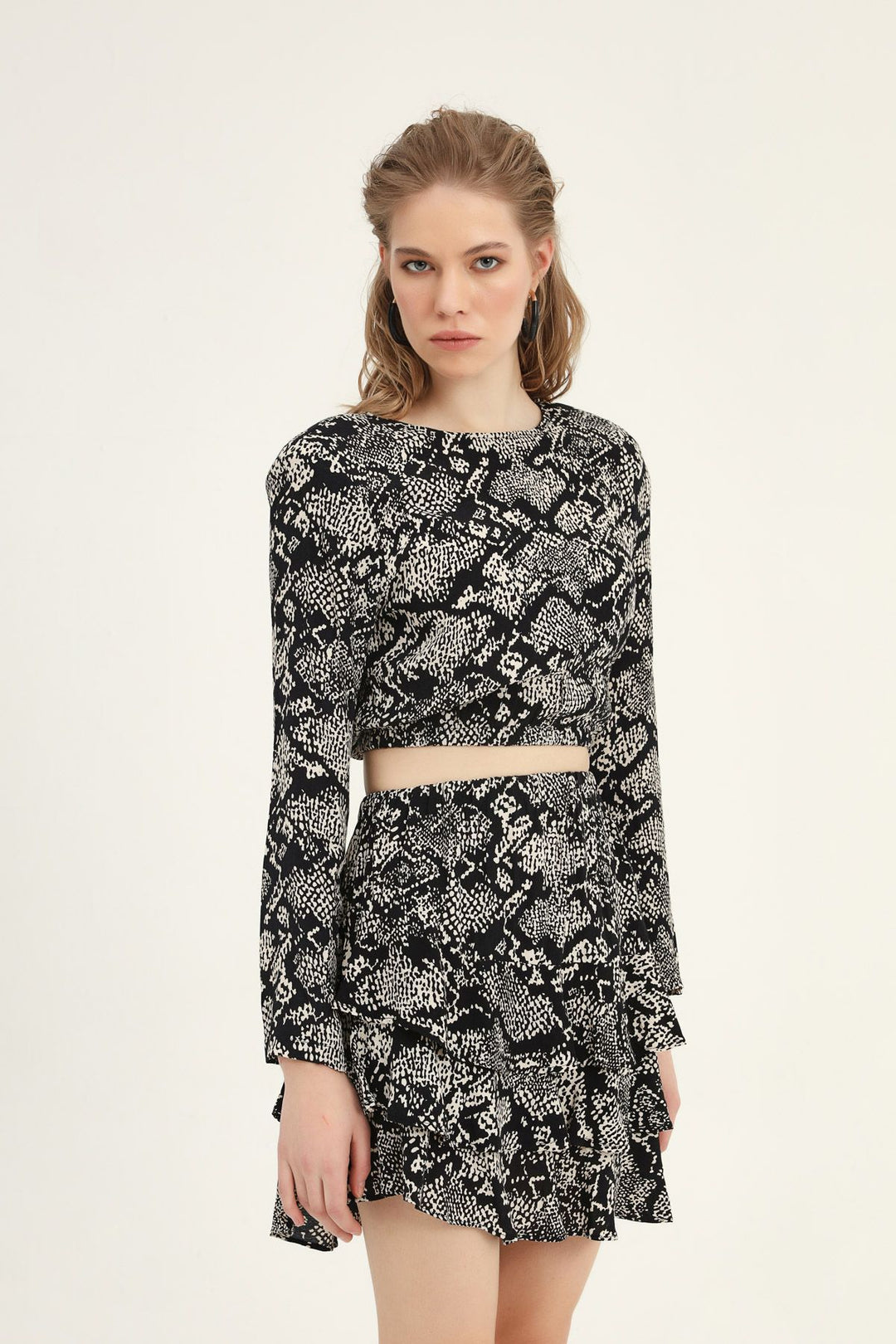 Patterned Waistband Vrop Blouse Black