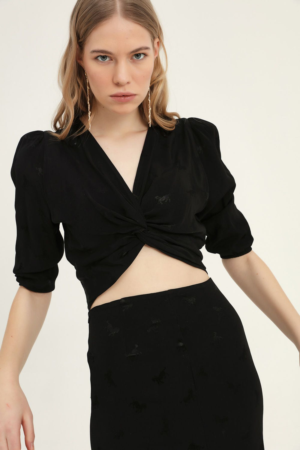 Patterned V-Neck Waistband Blouse Black