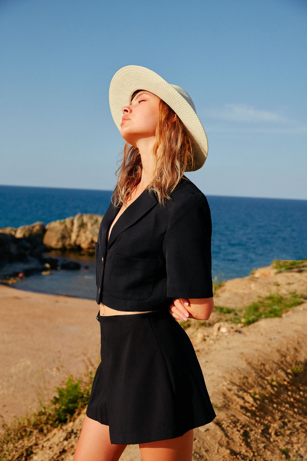 Pocket Detailed Crop Blazer Jacket Black