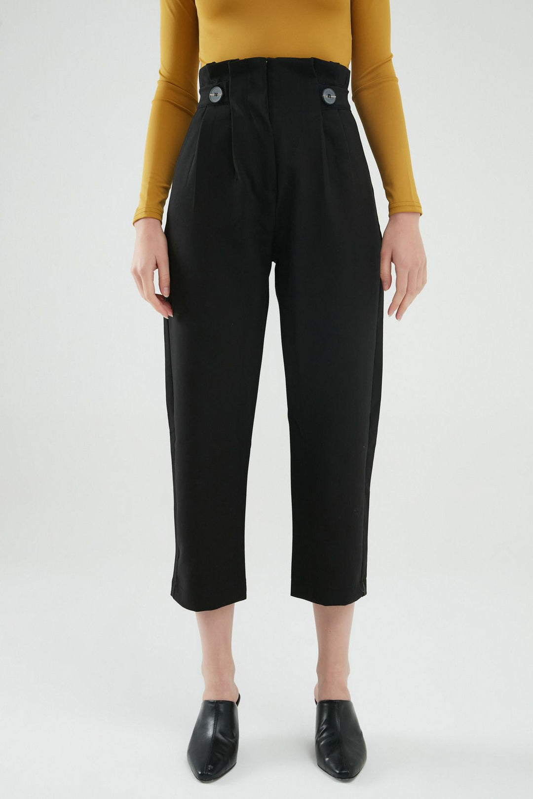 Düğme Aksesuarlı Yüksek Bel Pantolon Siyah