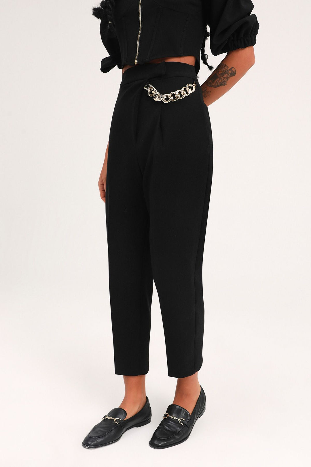 Zincir Aksesuarlı Yüksel Bel Pantolon Siyah