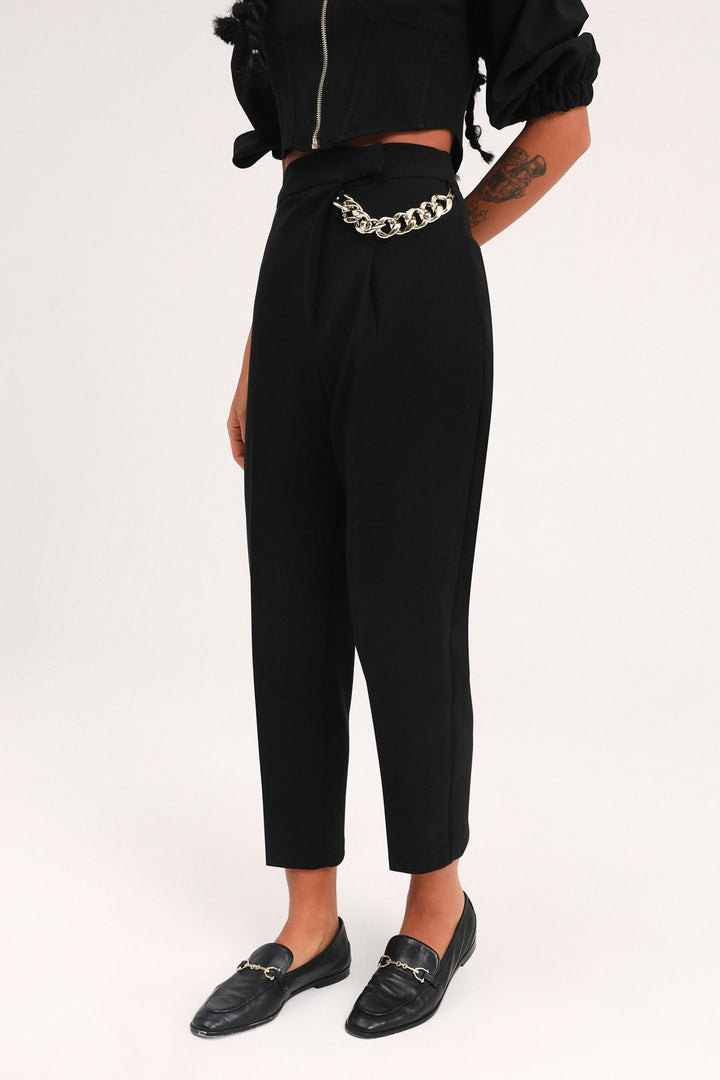 Zincir Aksesuarlı Yüksel Bel Pantolon Siyah