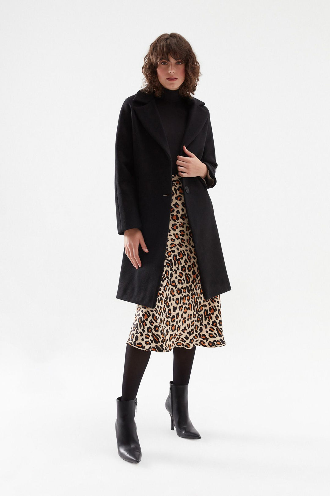 Buttoned Cachet Coat Black