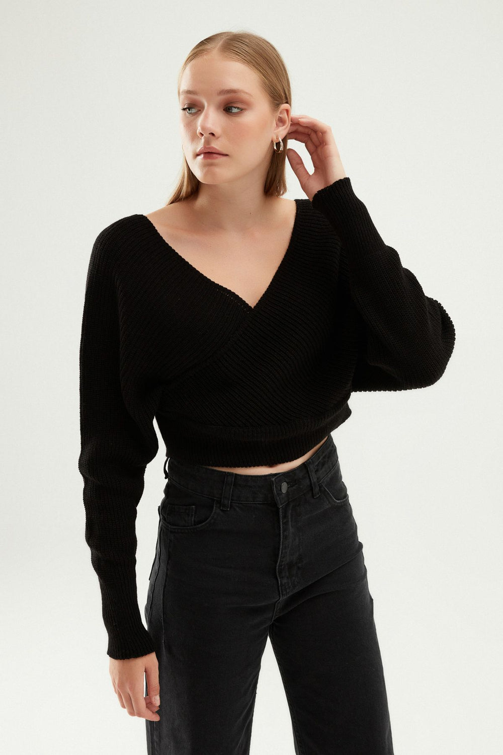 V Yaka Düşük Omuz Triko Siyah