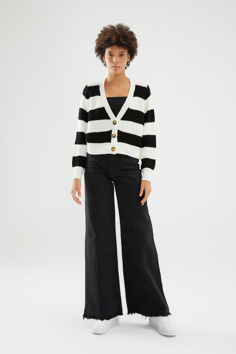 Çizgili Düğmeli Hırka Siyah