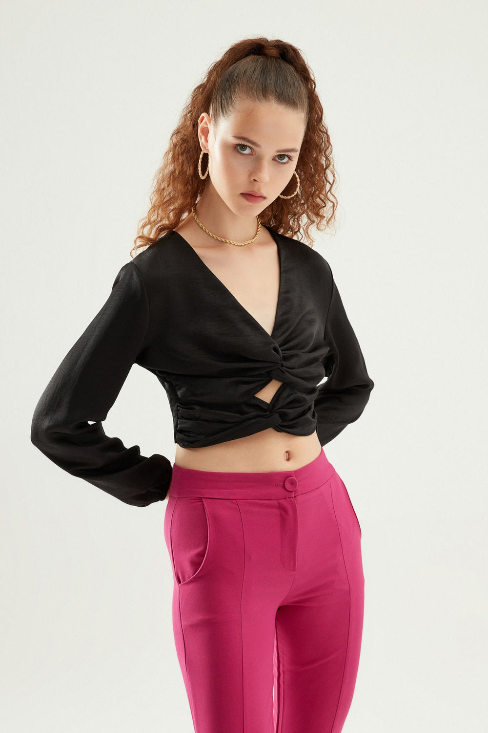 Decollete Detailed V-Neck Blouse Black