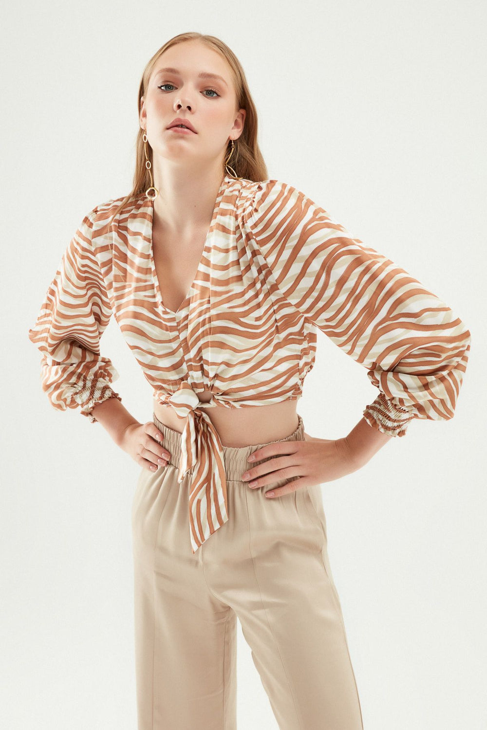Patterned Satin Crop Blouse Camel