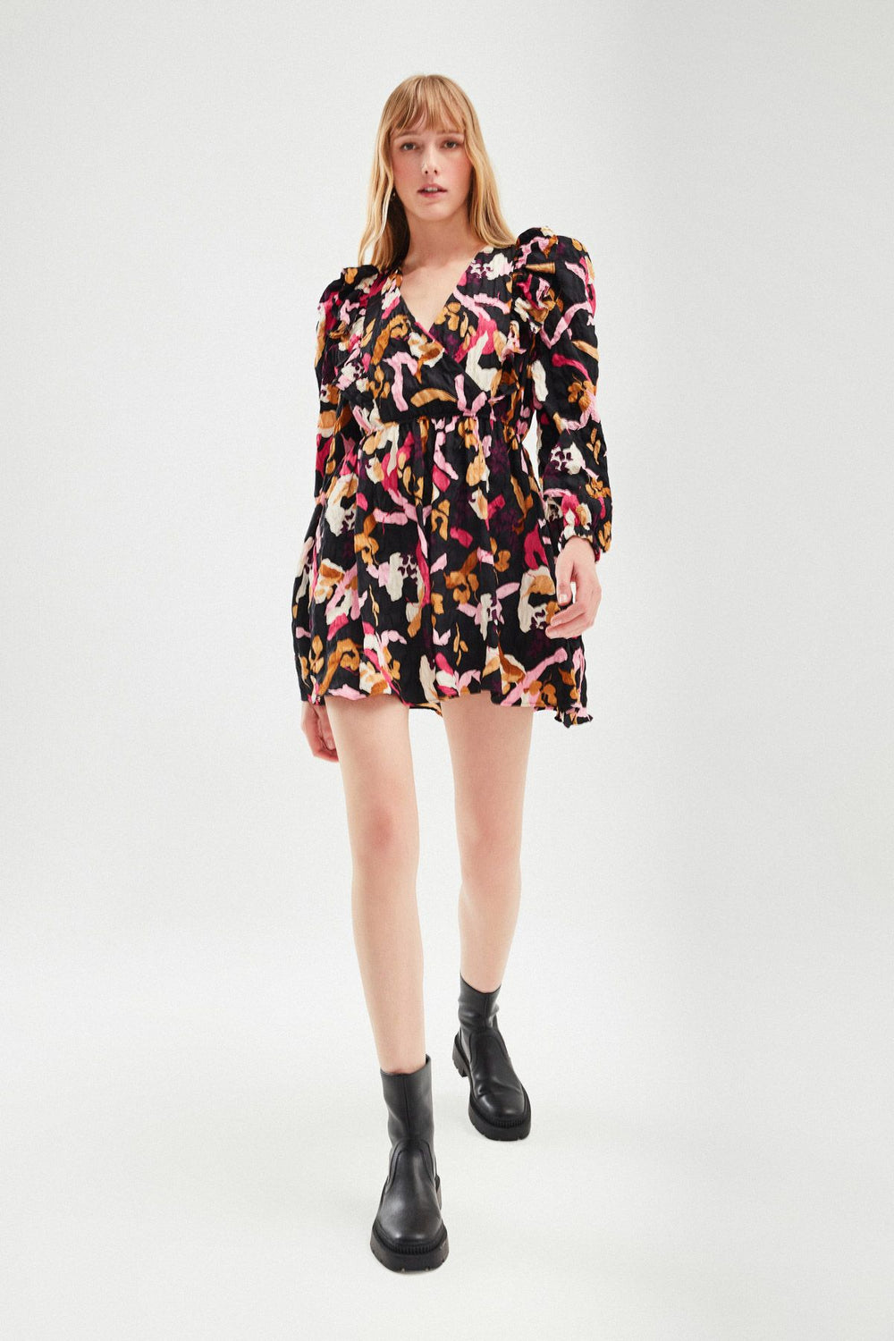 Frilly V-Neck Dress Black