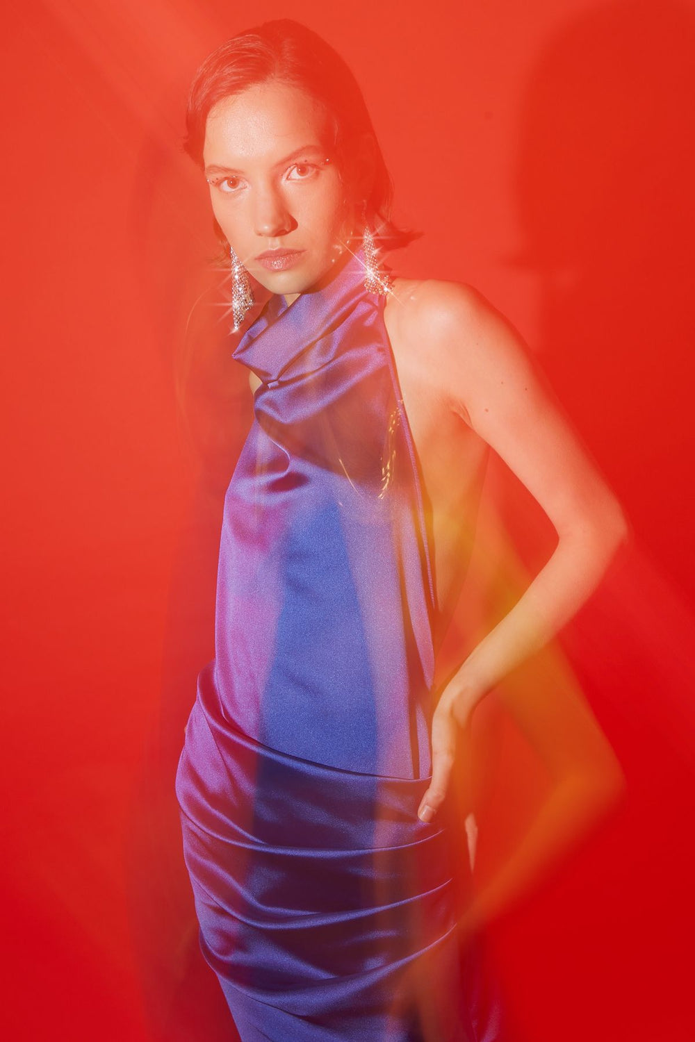 Sırt Dekolteli Yırtmaçlı Saten Elbise Sax