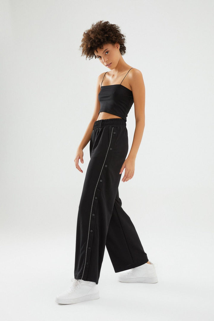 Yanları Çıtçıtlı Pantolon Siyah