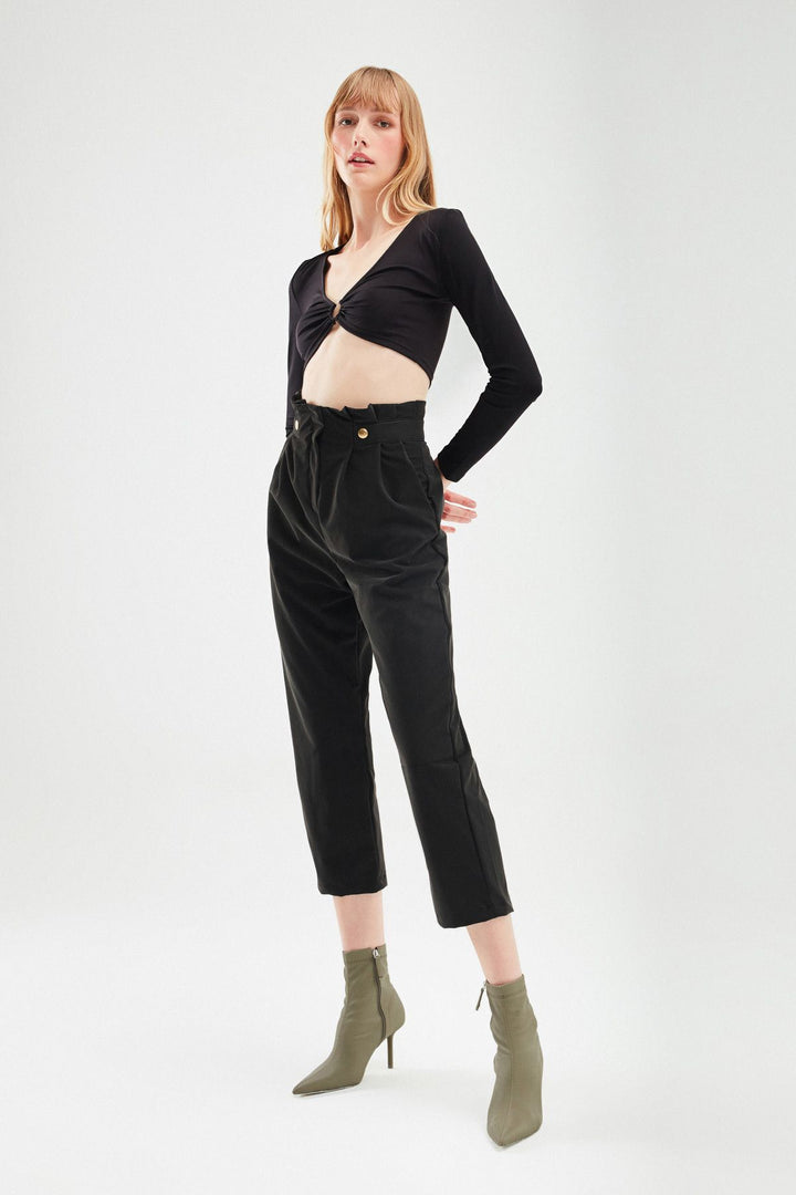 Buttoned Carrot Trousers Black