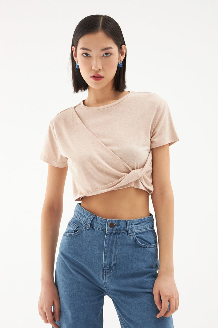 Düğüm Detaylı Crop Tişört Bej