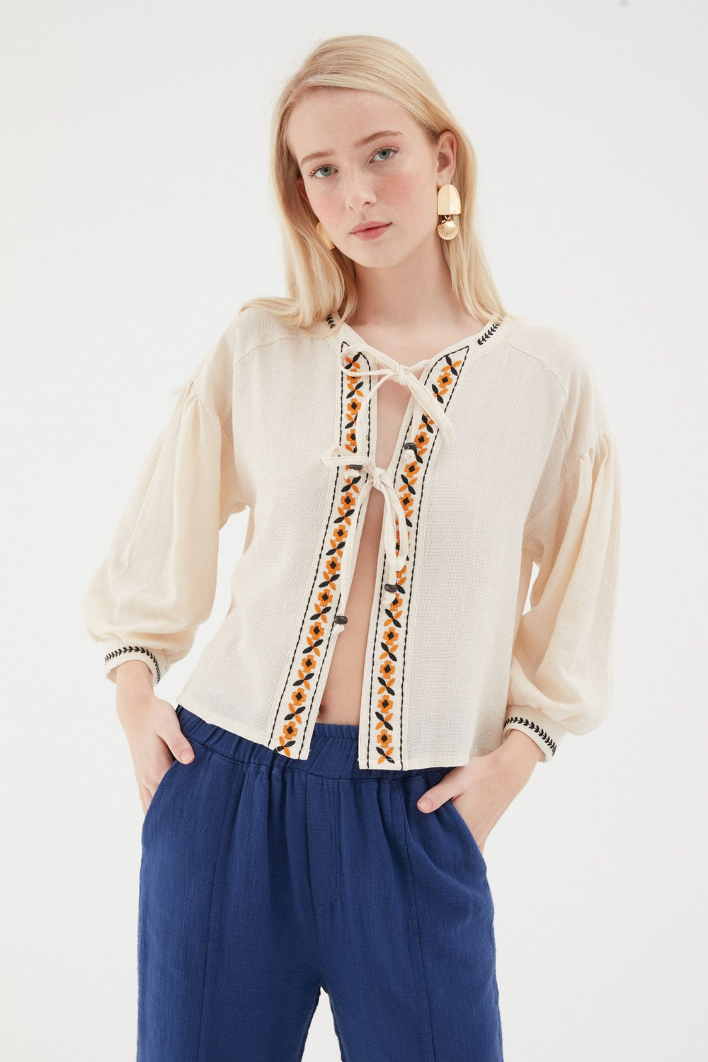 Nakış Detaylı Bluz Naturel