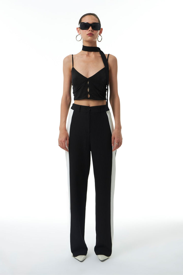 Low-cut Crop Blouse Black