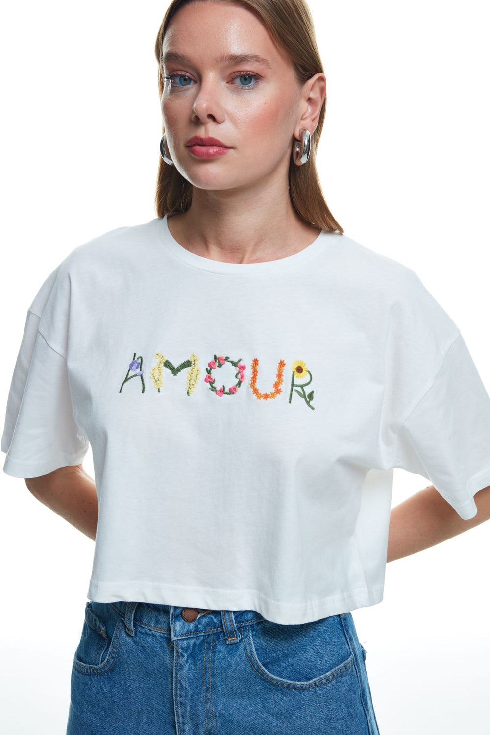 Renkli Yazı Baskılı Crop Tişört Ekru