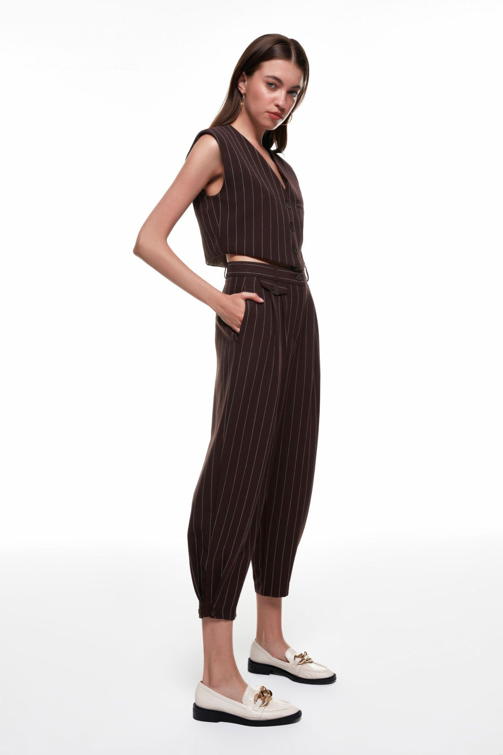Line Detailed Pleated Trousers Brown