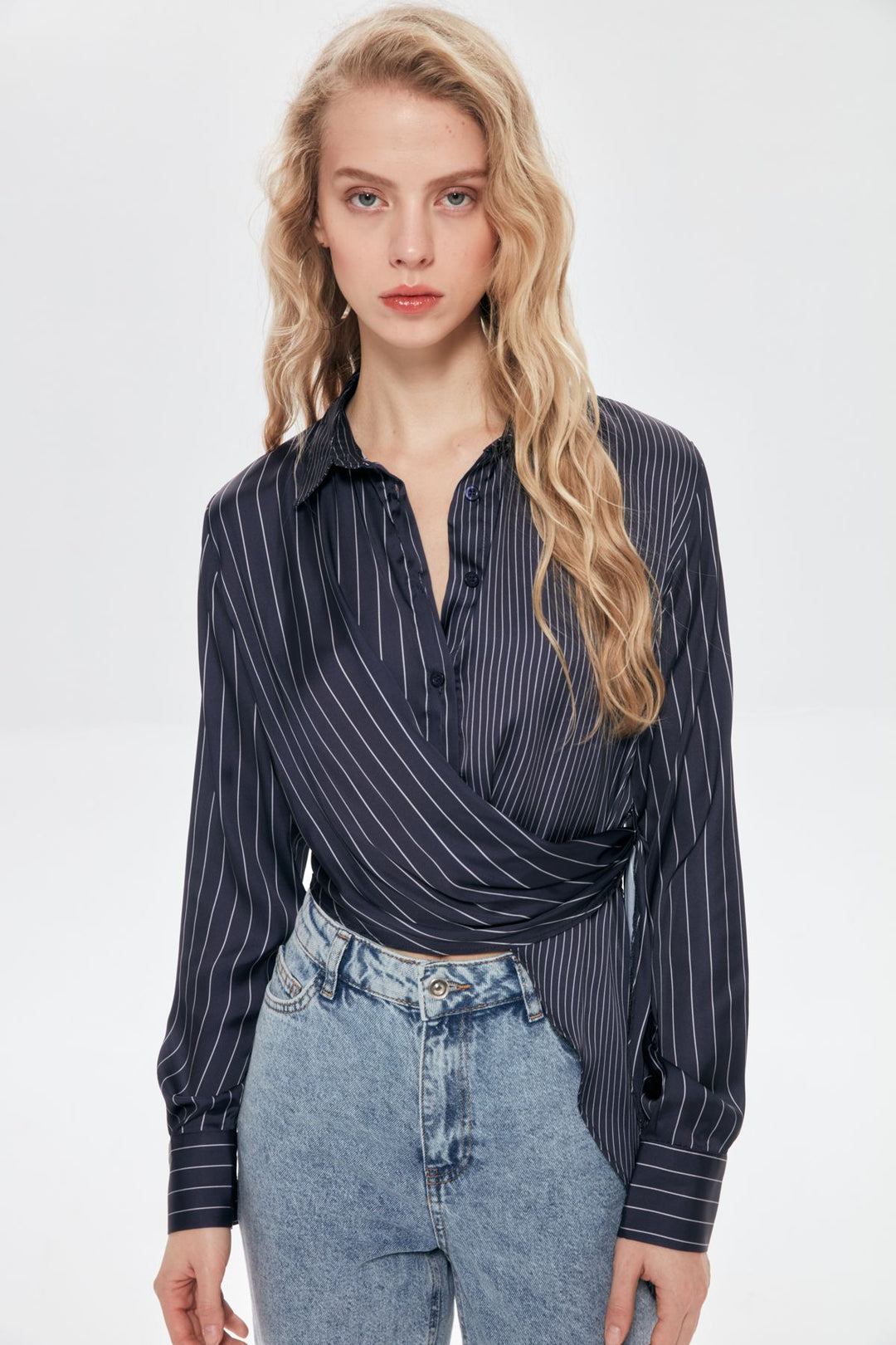 Bağlama Detaylı Saten Crop Gömlek Lacivert