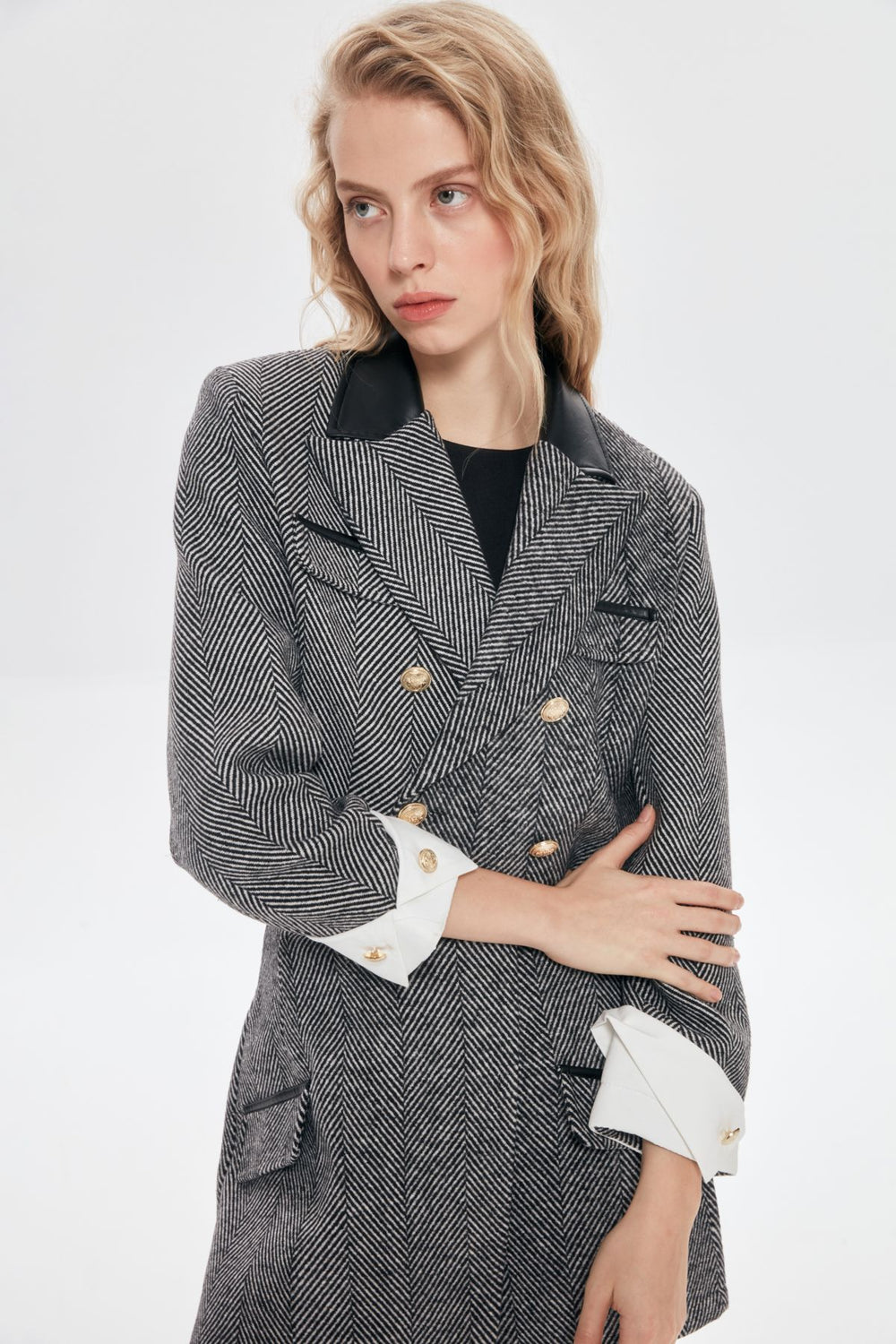 Yakası Deri Detaylı Crop Blazer Ceket Siyah