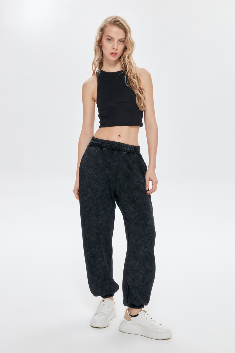 Eskitme Detaylı Lastikli Eşofman Siyah