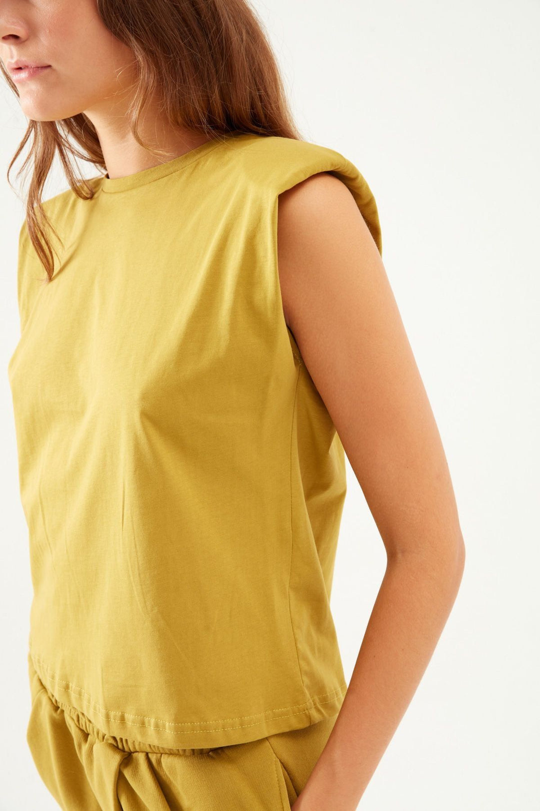 Padded Sleeveless Basic T-Shirt Olive