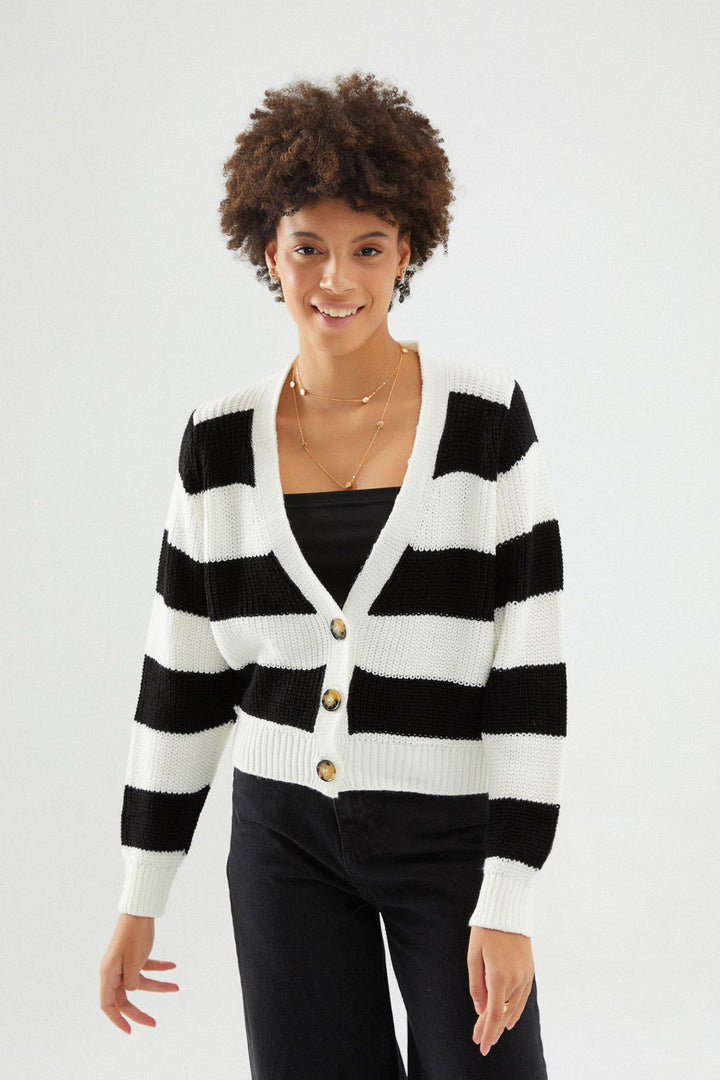 Çizgili Düğmeli Hırka Siyah