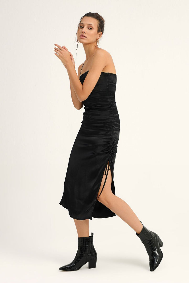 Cross Straps Pleated Dress Black