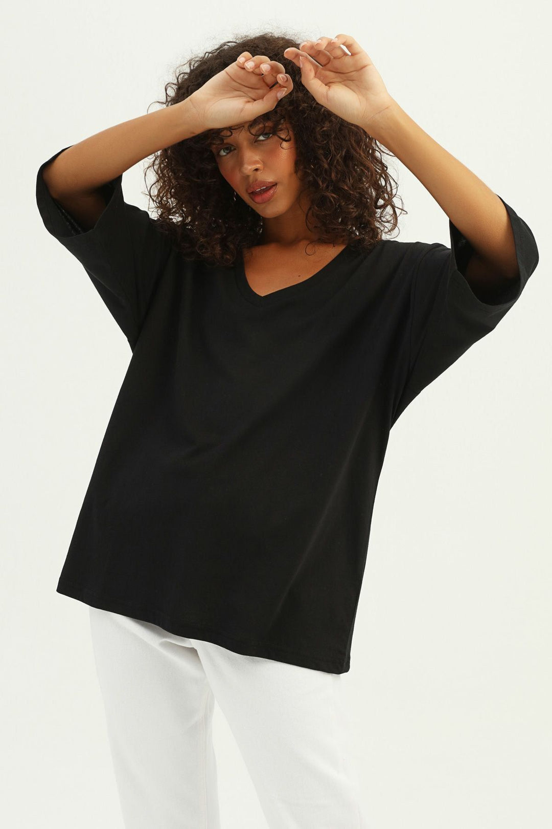 V Yaka Truvakar Kol Tişört Siyah