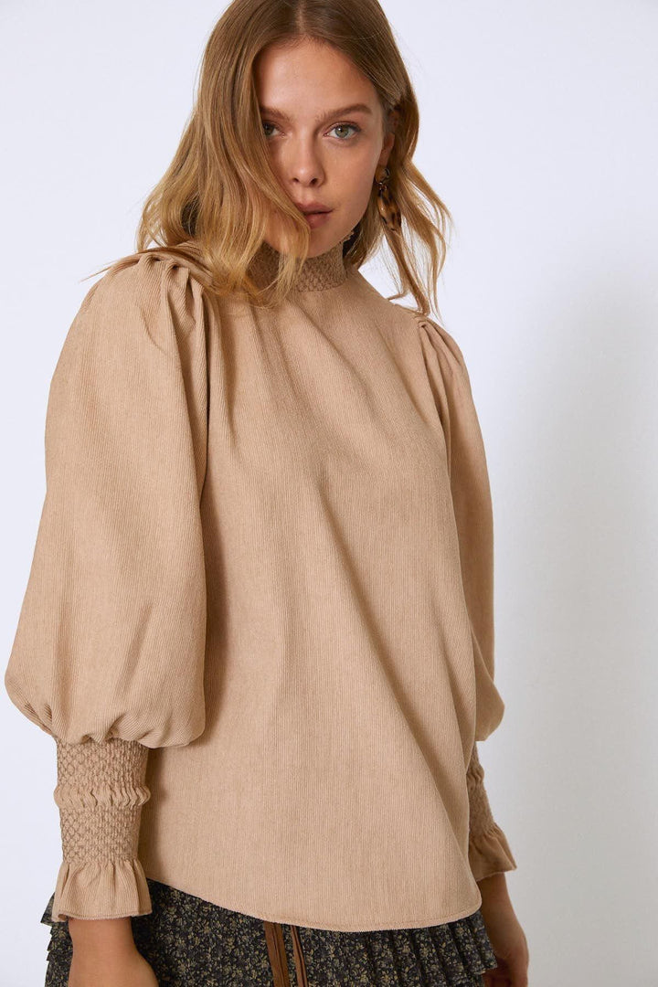 Kolları Gipeli Kadife Bluz Bej