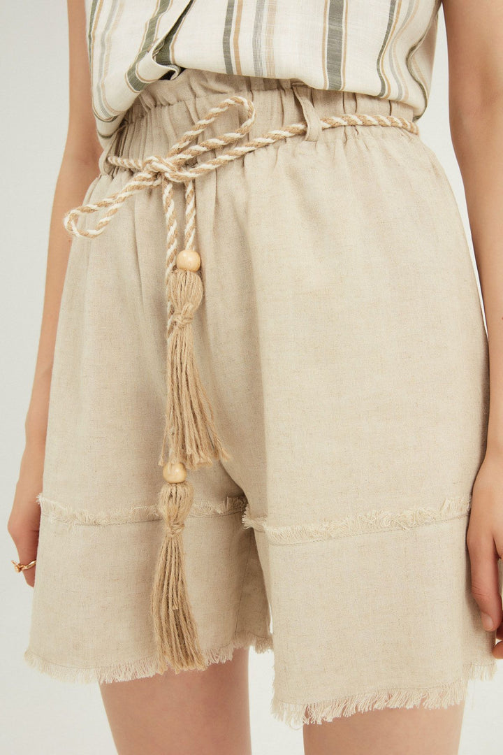 Beli Lastikli Püsküllü Keten Şort Naturel