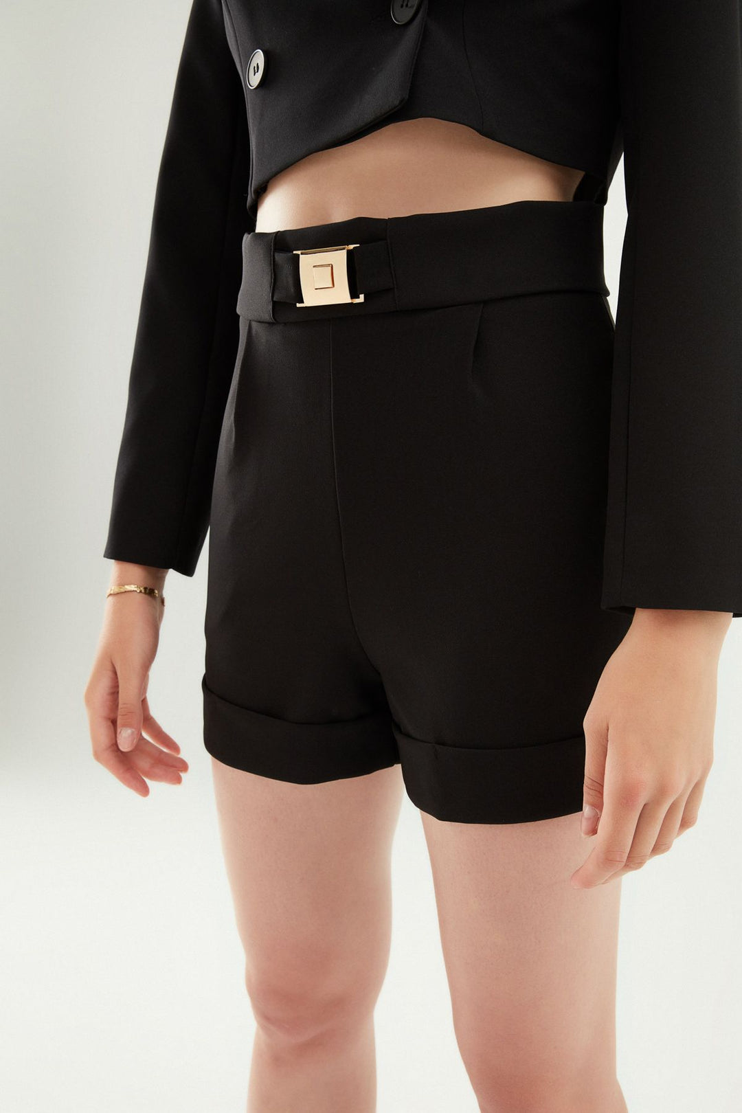 Kemer Aksesuarlı Şort Siyah