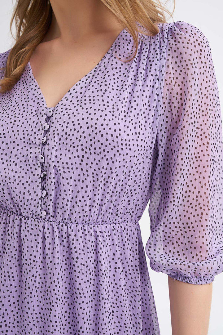 Desenli V Yaka Düğme Detaylı Elbise Lila
