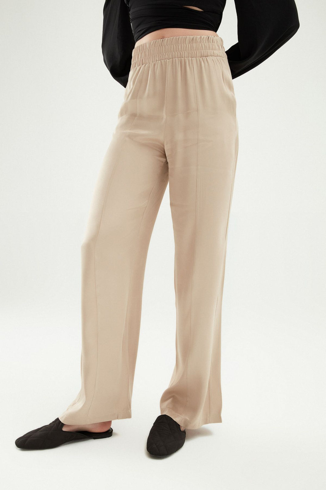 Beli Lastikli Saten Pantolon Taş