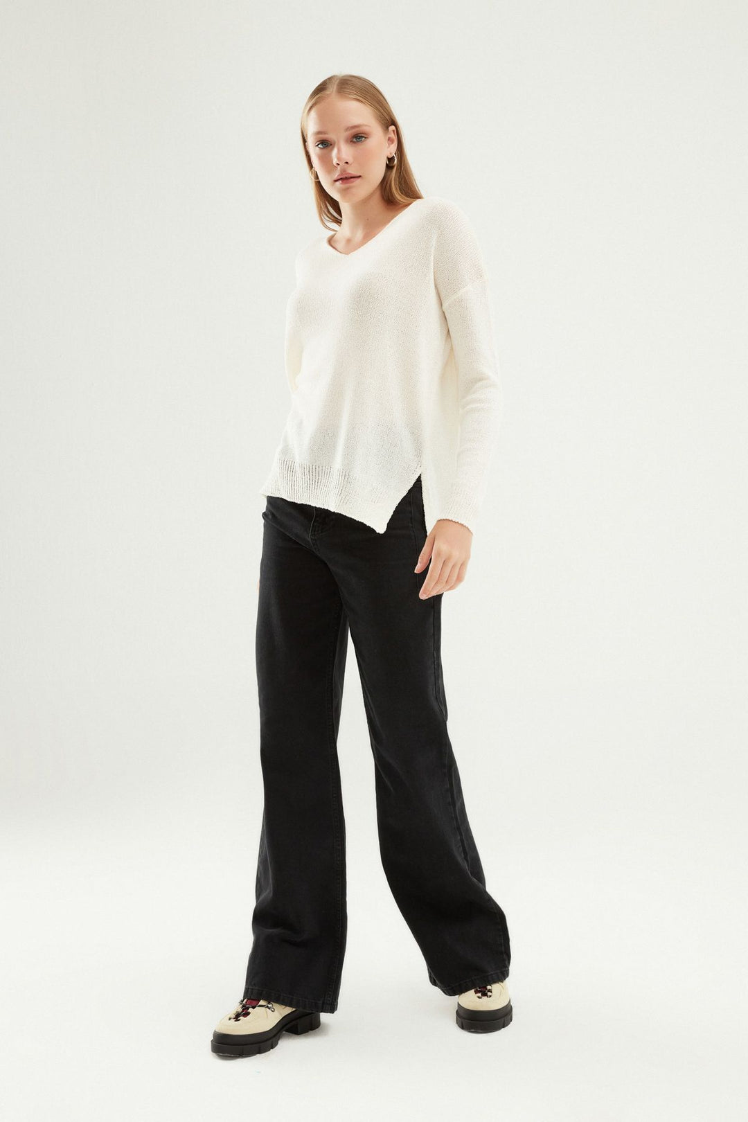 V Neck Knitwear Ecru