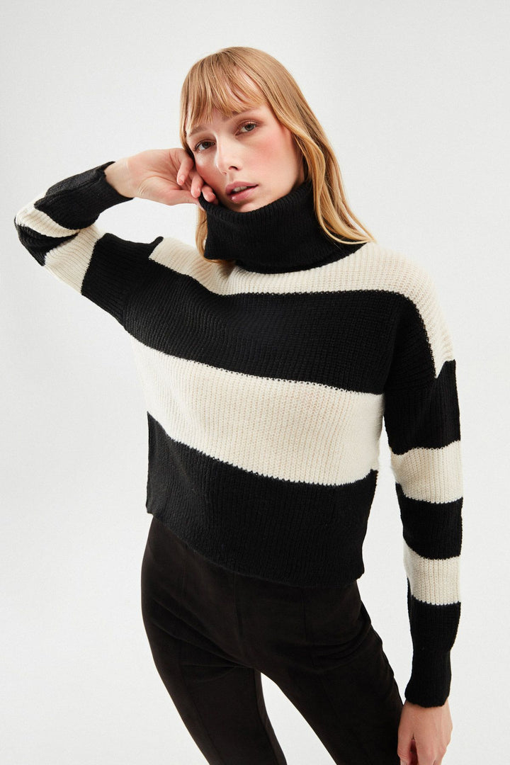 Çizgili Triko Kazak Siyah