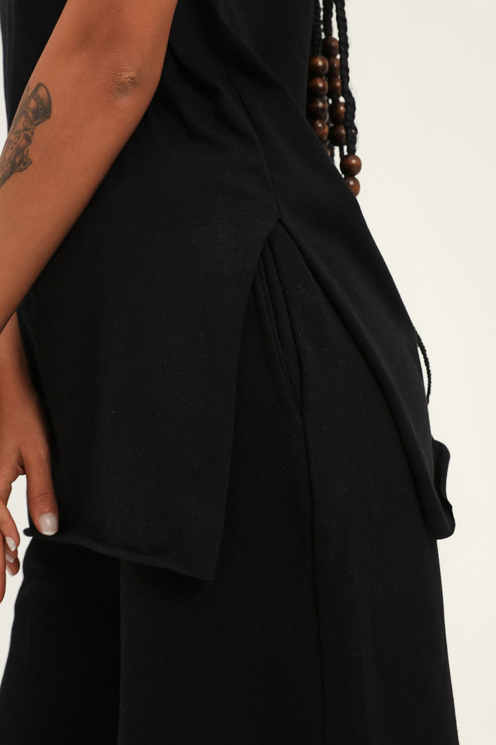 Bisiklet Yaka Yanı Yırtmaçlı Tişört Siyah