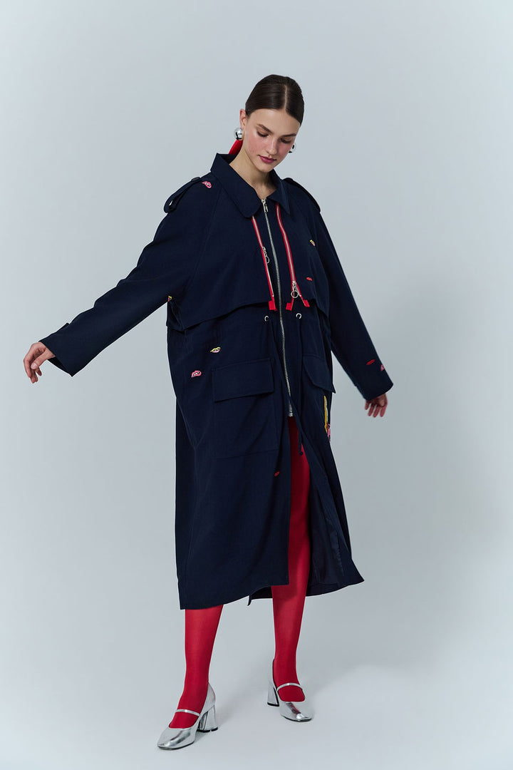 Nakış Detaylı Fermuarlı Uzun Treçkot Lacivert