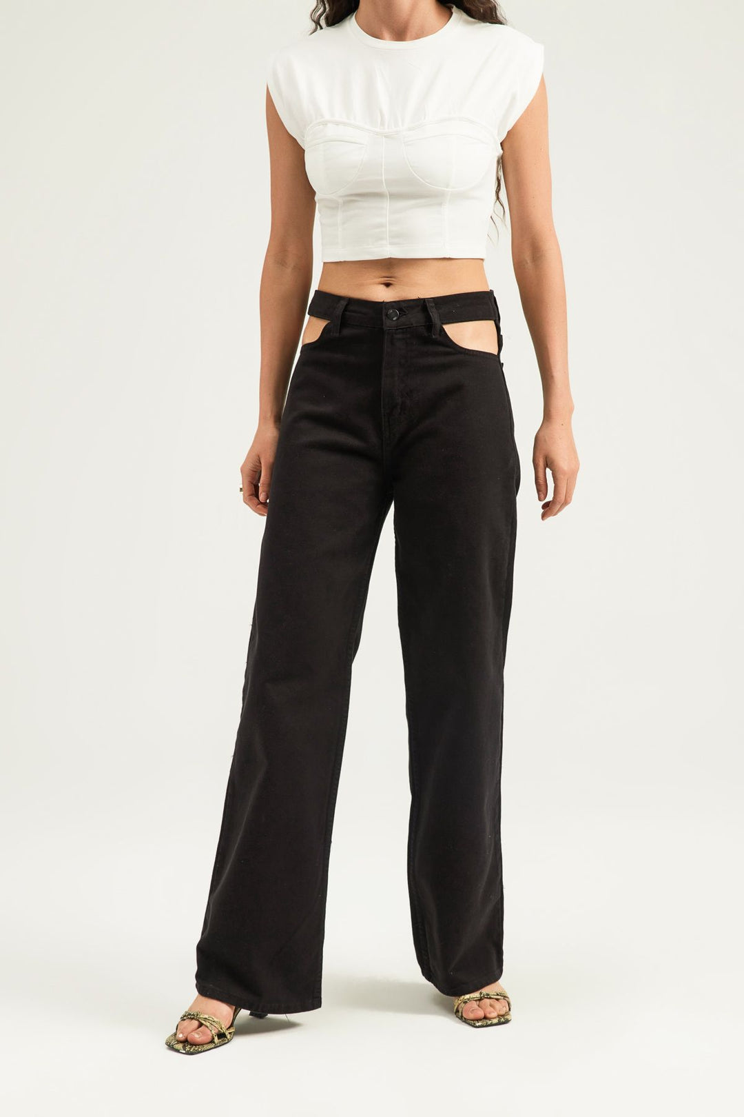 Decollete Detailed Mom Jeans Black