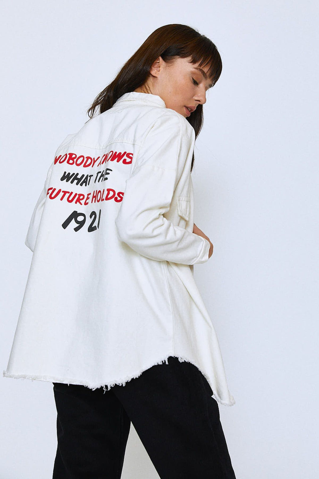 Arkası Baskılı Eteği Püsküllü Gömlek Beyaz