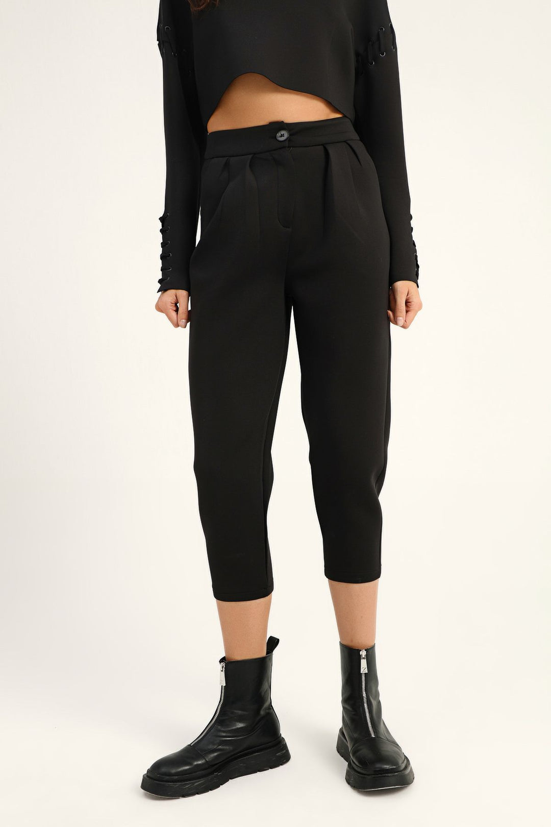Diving Fabric Pleated Trousers Black