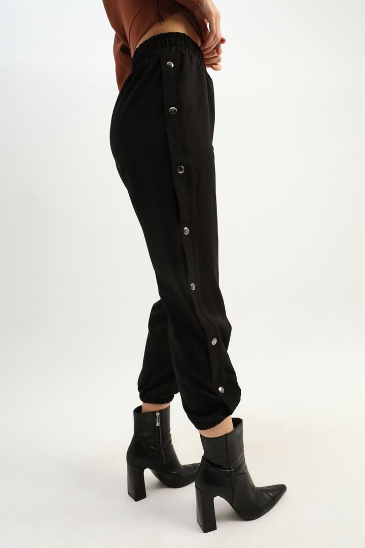 Yanı Çıtçıtlı Jogger Pantolon Siyah