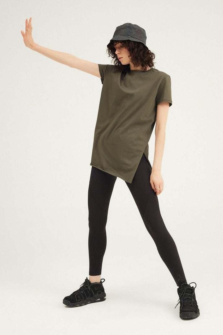 Bisiklet Yaka Yanı Yırtmaçlı Tişört Haki