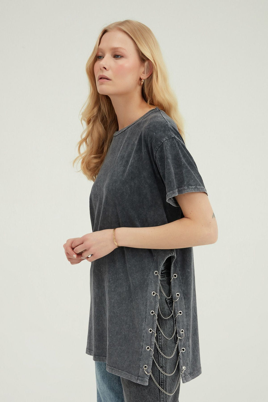 Chain Detailed T-Shirt Anthracite