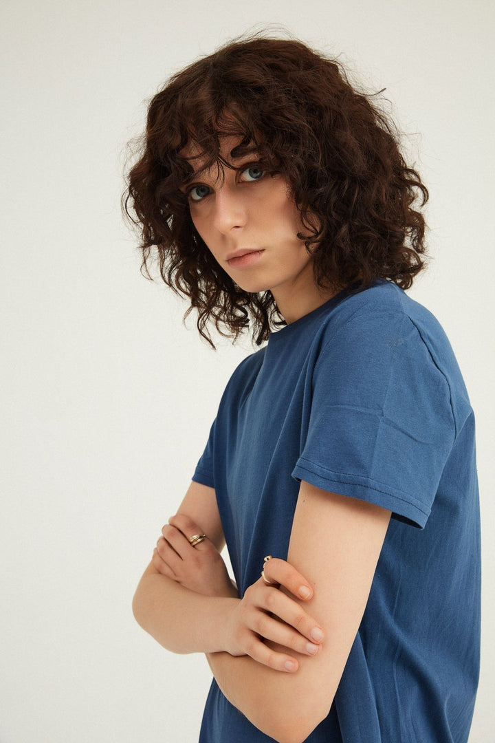 Bisiklet Yaka Yanı Yırtmaçlı Tişört İndigo